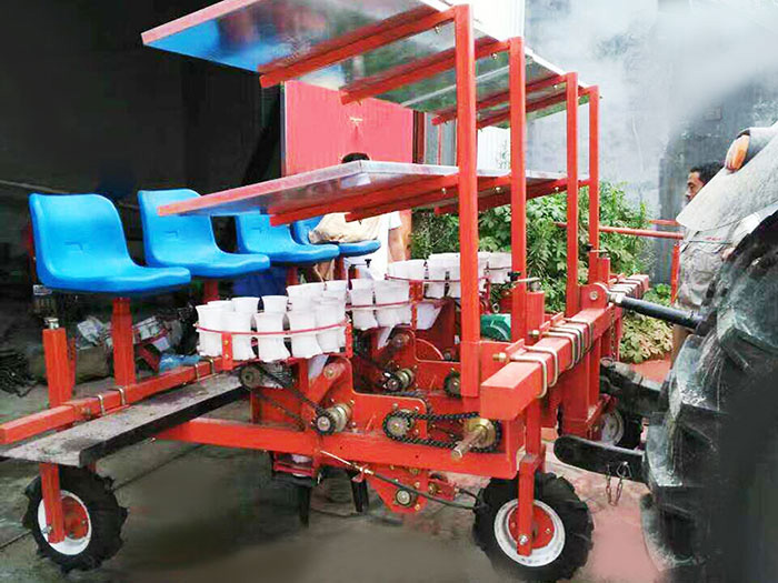 牽引式四行甘藍移栽機